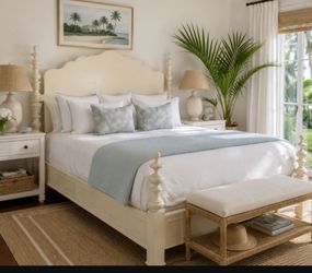 County coastal style large poster king size bed by Lexington furniture company solid wood