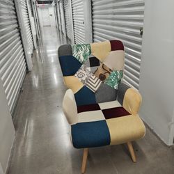 Silla Muy Linda Con Colores Vivos 