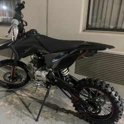 2022 SSR 150cc Dirt Bike