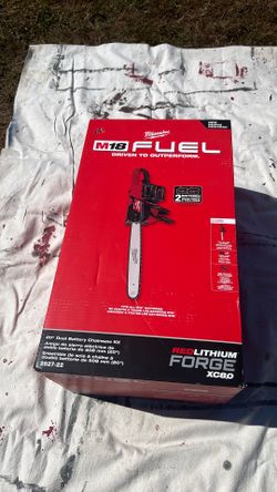 Milwaukee   20”    Dual Battery chainsaw. Kit. Model. 2827-22