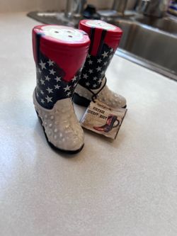 Salt & Pepper shakers