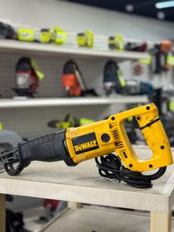 DEWALT 120V 6.5 AMP RECIPROCATING SAW USED
