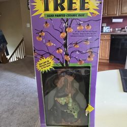 HALLOWEEN 🎃 FUN WORLD HAND PAINTED WITCH 