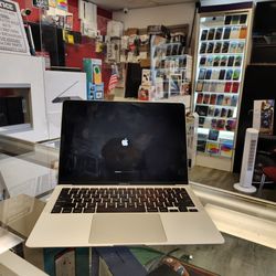 MacBook Air 13inch 2020 128GB 8GB RAM - On Special Cash deal $349 🤩✅