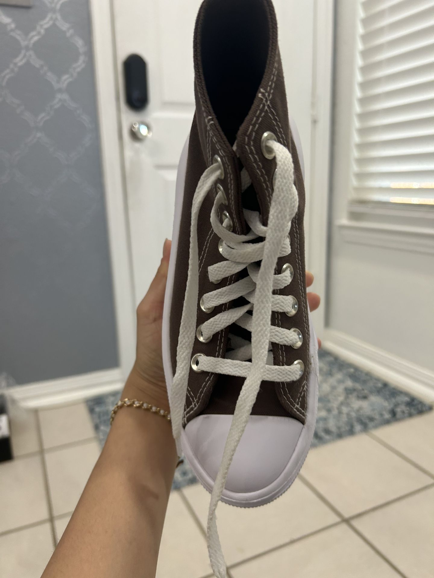 Brown Converse – Women’s 6.5 – Perfect Condition