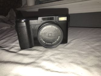 VLOGGING AND PICTURE CAMERA