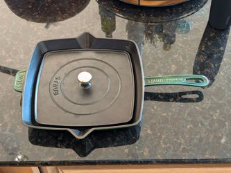 Staub grill pan with press