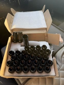 M14x2.0 Lug Nuts