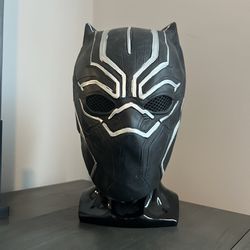 Black Panther Mask + Model Head Statue 