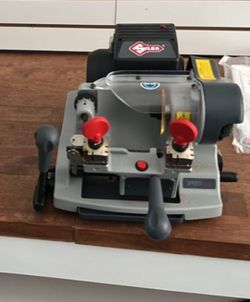 Ilco 045 Speed Manual Key Machine 110V