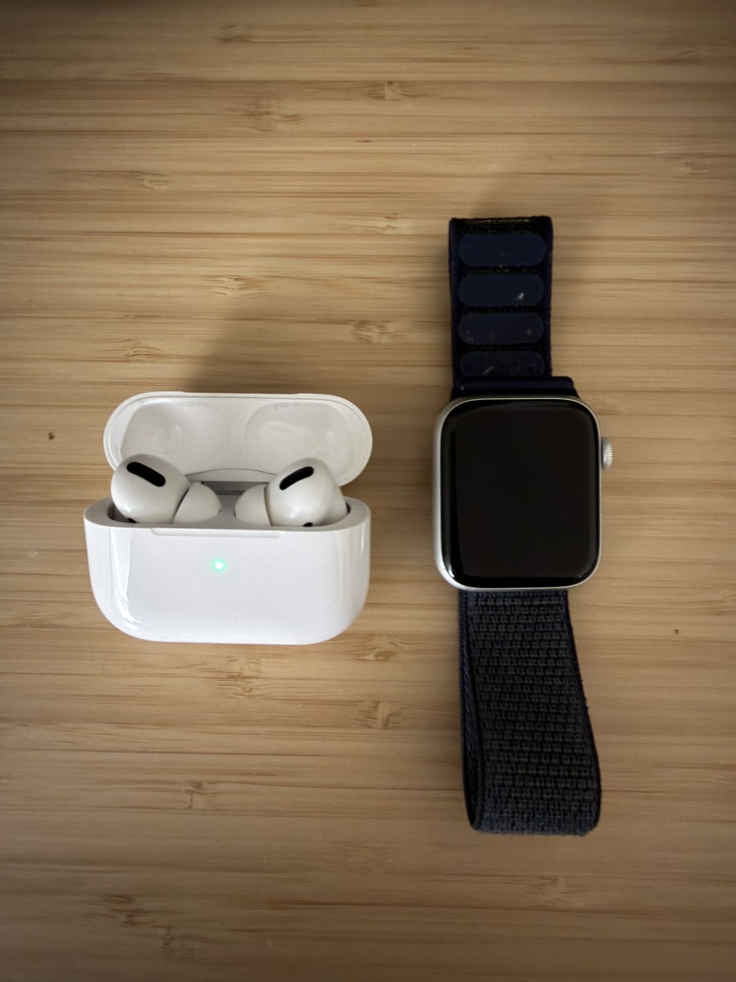 Apple AirPods Pro (Gen 1) & Apple Watch Series 5