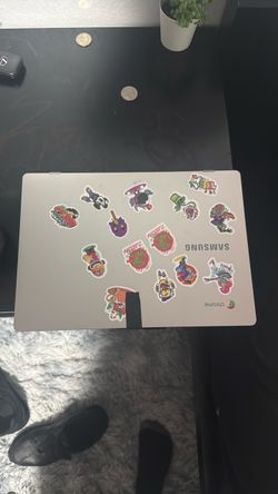 Samsung laptop great condition only used a couple times send me a offer