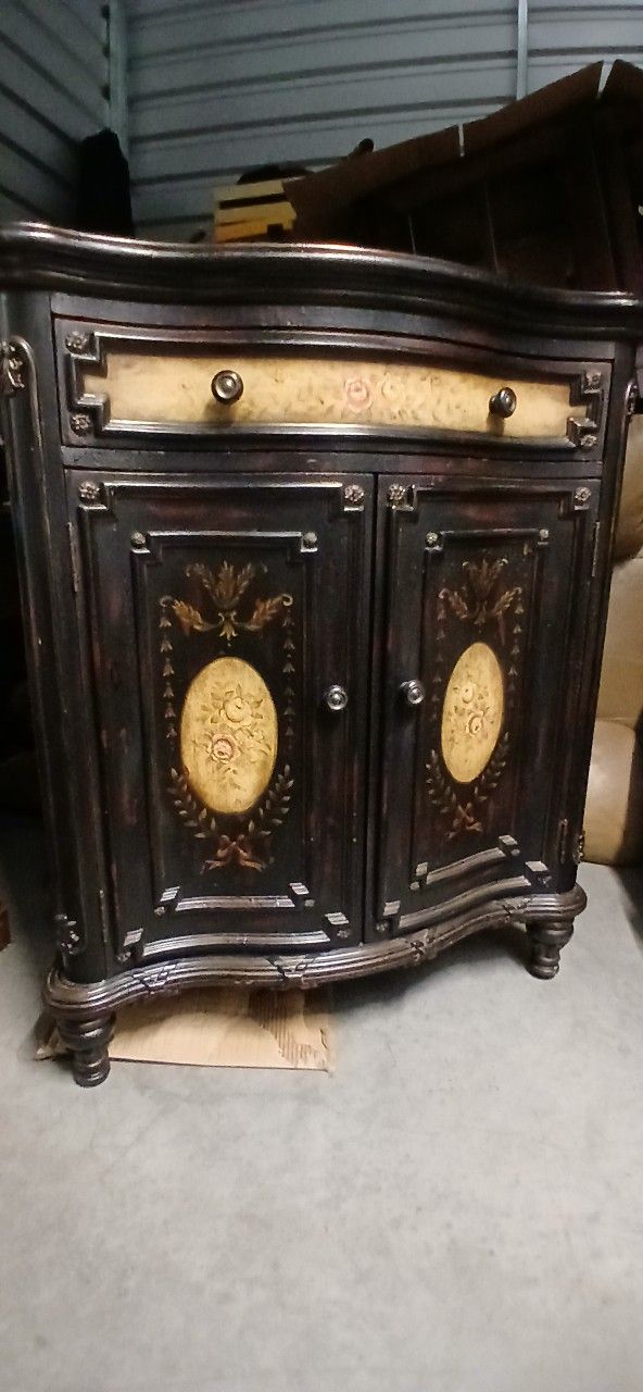 Antique Cabinet Great Condition