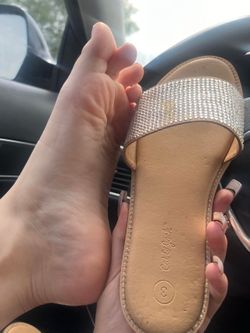 latina sandals feet