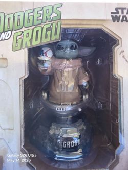 Dodgers Grogu bobblehead