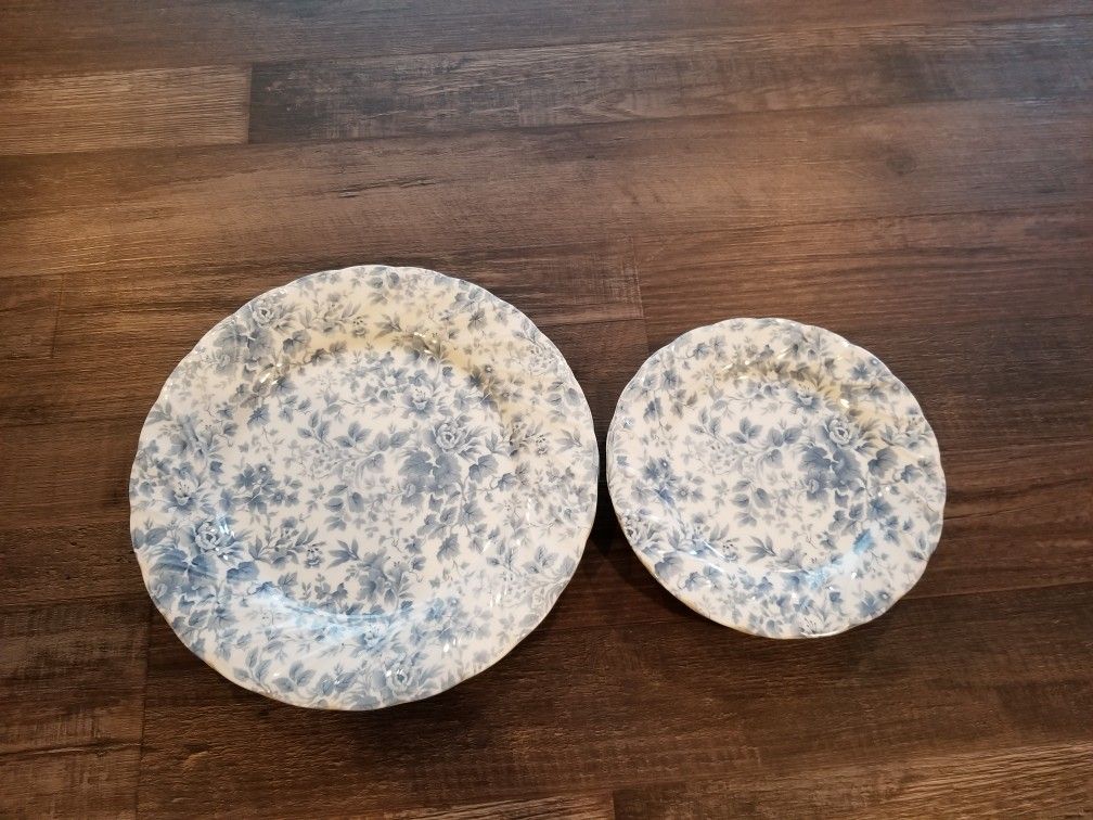Floral Blue and White Plate Sets