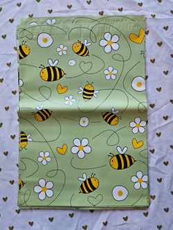 Green with bumble bee poly mailers - 25