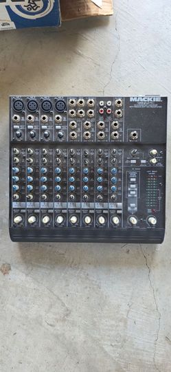 Mackie 1202-VLZ and microphone