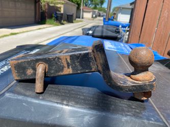 Towsmart 2in standard hitch for a pick up truck or an suv