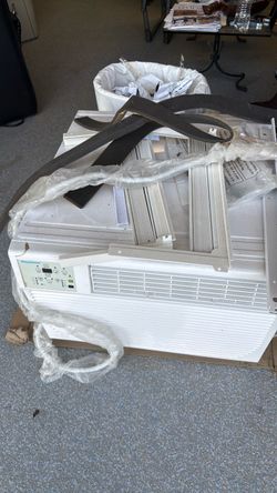 Keystone KSTHW12A 12,000 BTU Heat and Cool Window Air Conditioner