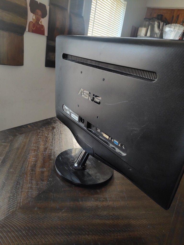 HP 24" Widescreen Monitor/ No Power Cable