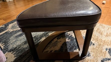 Coffee table with 4 stools