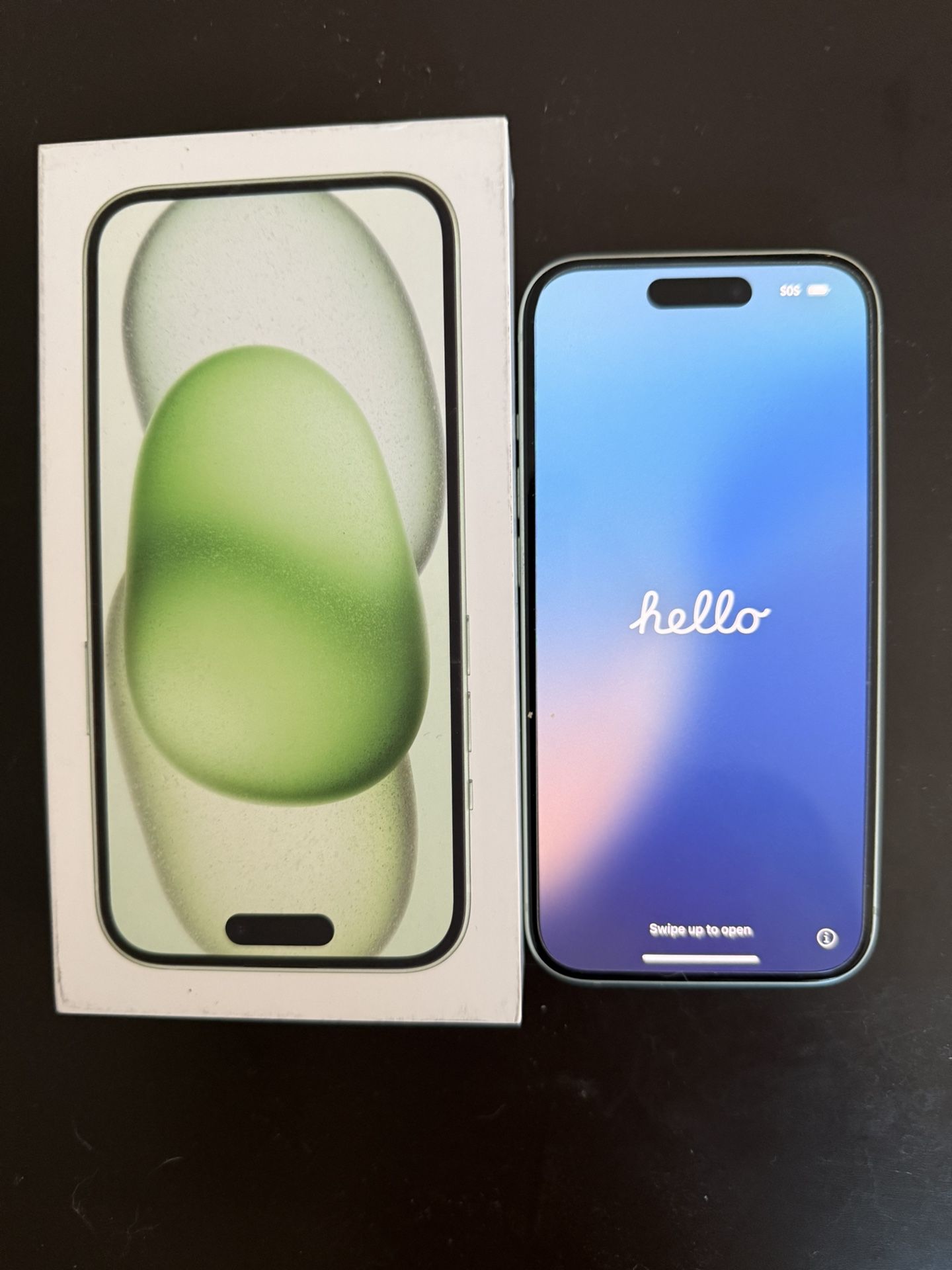 LIKE NEW - Apple iPhone 15