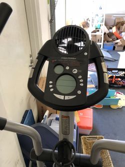 Pro Form CardioCross Trainer 820 with Reflex Step for Sale in Santa Ana CA OfferUp