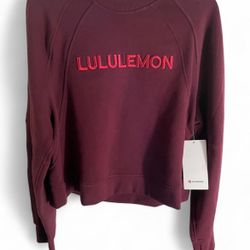 NEW WITH TAGS LULULEMON SCUBA SWEATSHIRT SIZE M/L