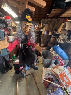 Home Depot puppet witch and 7.5ft trio stack zombies!!!