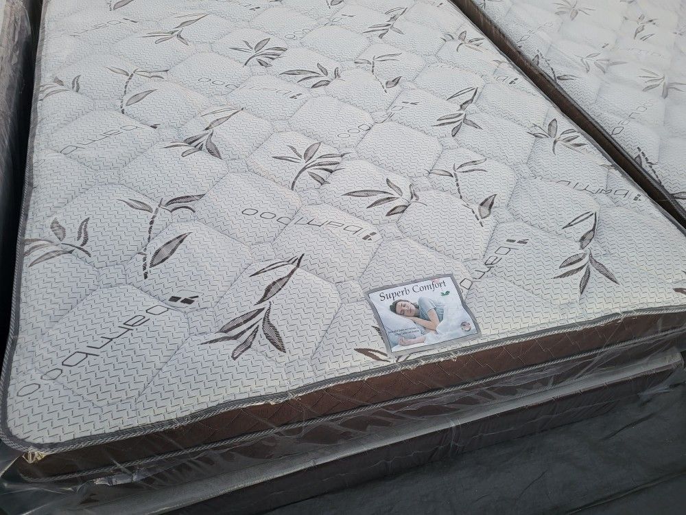 Brand New Queen Size Pillowtop Mattress Included Box Spring Free Delivery