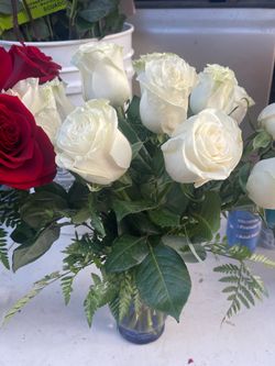 12 White rose bouquet