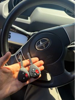 key fobs/ llaves y controles para carros