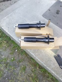 2003. Jeep Liberty Front Struts