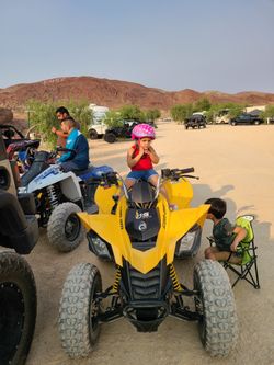 es una canam 2014 esta practicamente nueva tiene como 20 horas la vendo por 4000 00 o Pueden ofreser