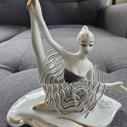 vintage Capodimonte porcelain ballerina figurine