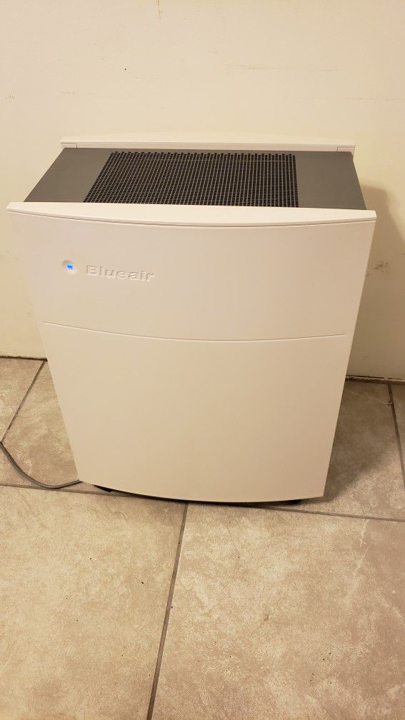 BlueAir 555EB HEPA Silent Air Purifier Tower Remote Control, Brand new sealed Smokestop Filters