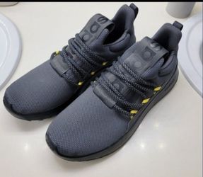 Mens Adidas Size 11 NEW