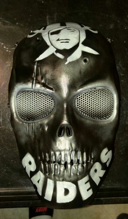 Oakland raiders face mask