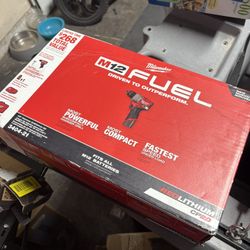 Milwaukee M12 Hammer Drill Kit