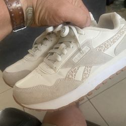 Reebok- Womens- 8.5; Ortholite, Comfort Footbed