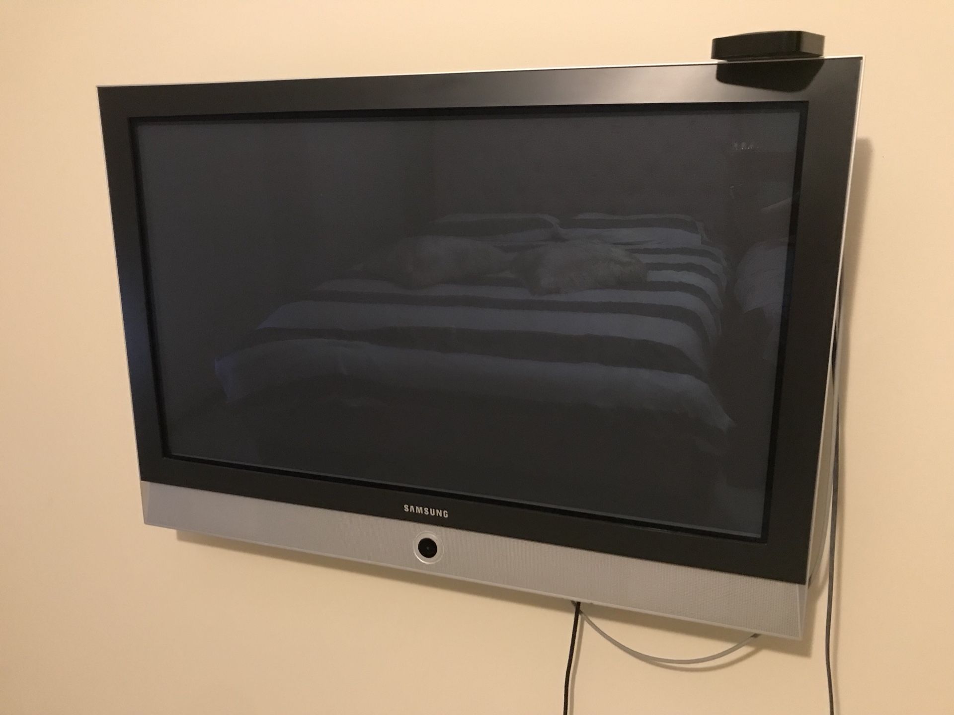 Samsung 42 inch Plasma TV with remote works good