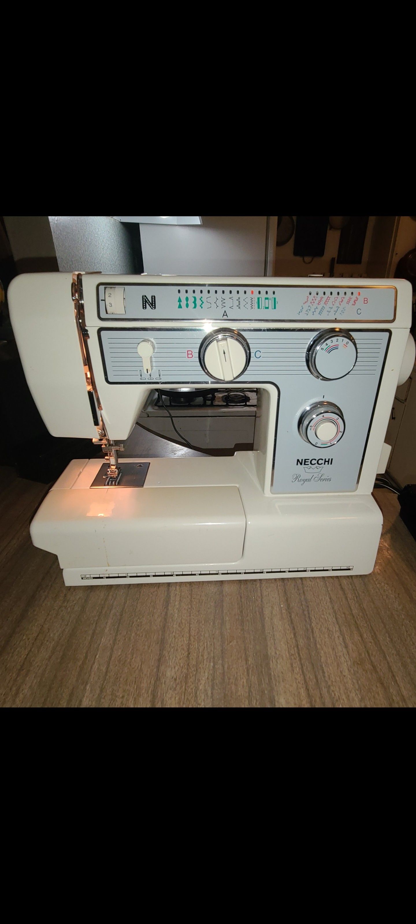 NECCHI sewing machine 4795 for Sale in Montebello, CA OfferUp