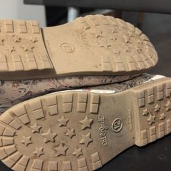 Girls cat & Jack Floral boots size 12 