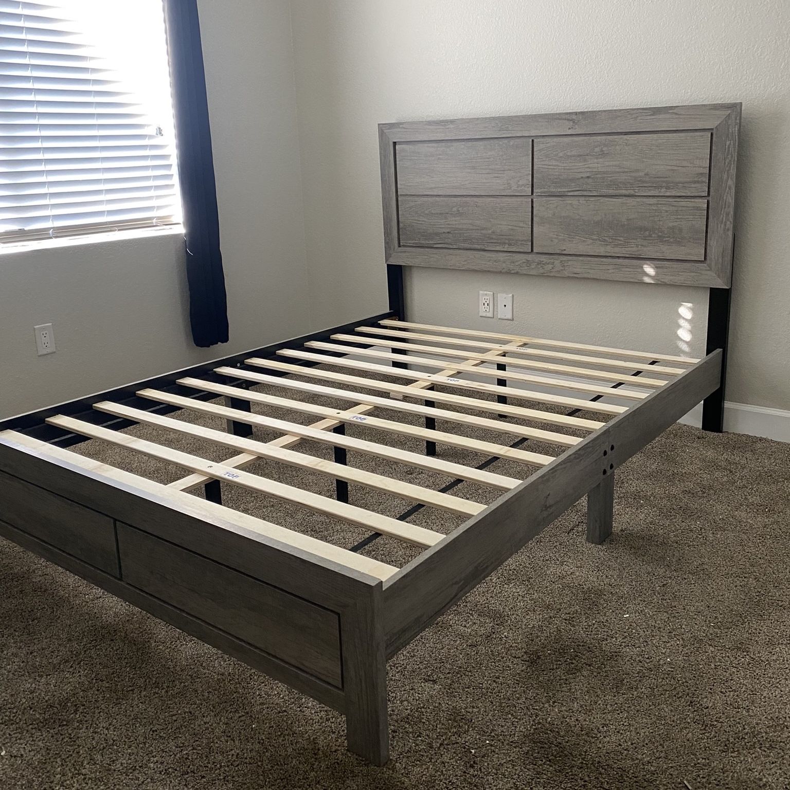 Gray Full Size Bedframe Platform 