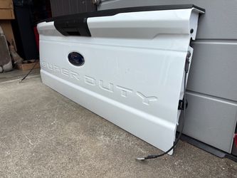 2026 F-350 Tailgate