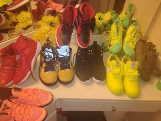 Tennis Shoes For Men...