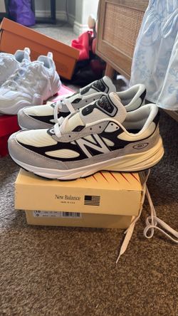 New Balance 990 V6