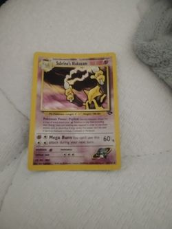 Sabrina's Alakazam Pokémon Trading Card
