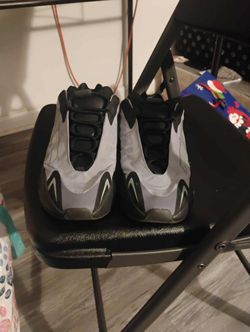 Yeezy 700 Size 10.5 Men